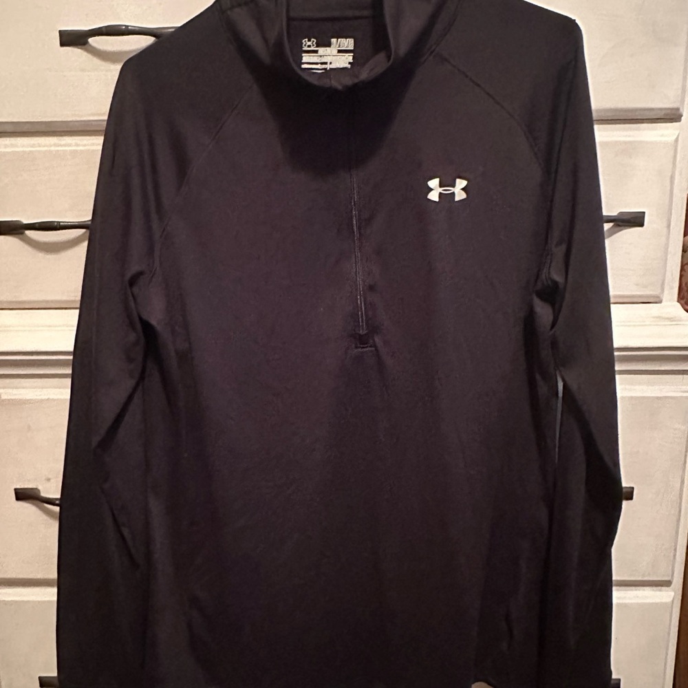 Under Armour Black Semi-Fitted Top